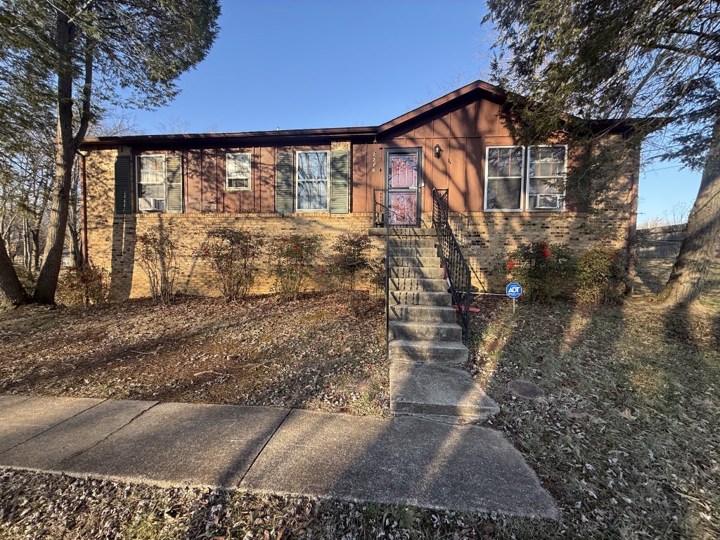 2218 Stokes Rd, Clarksville