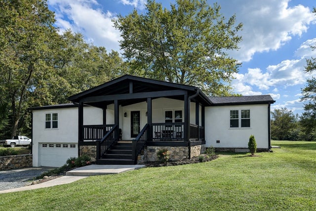 2809 N Mount Pleasant Rd, Greenbrier