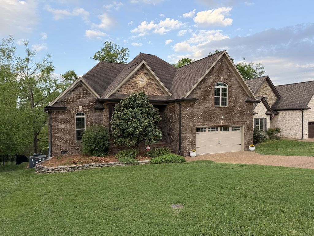1102 Secretariat Dr, Mount Juliet