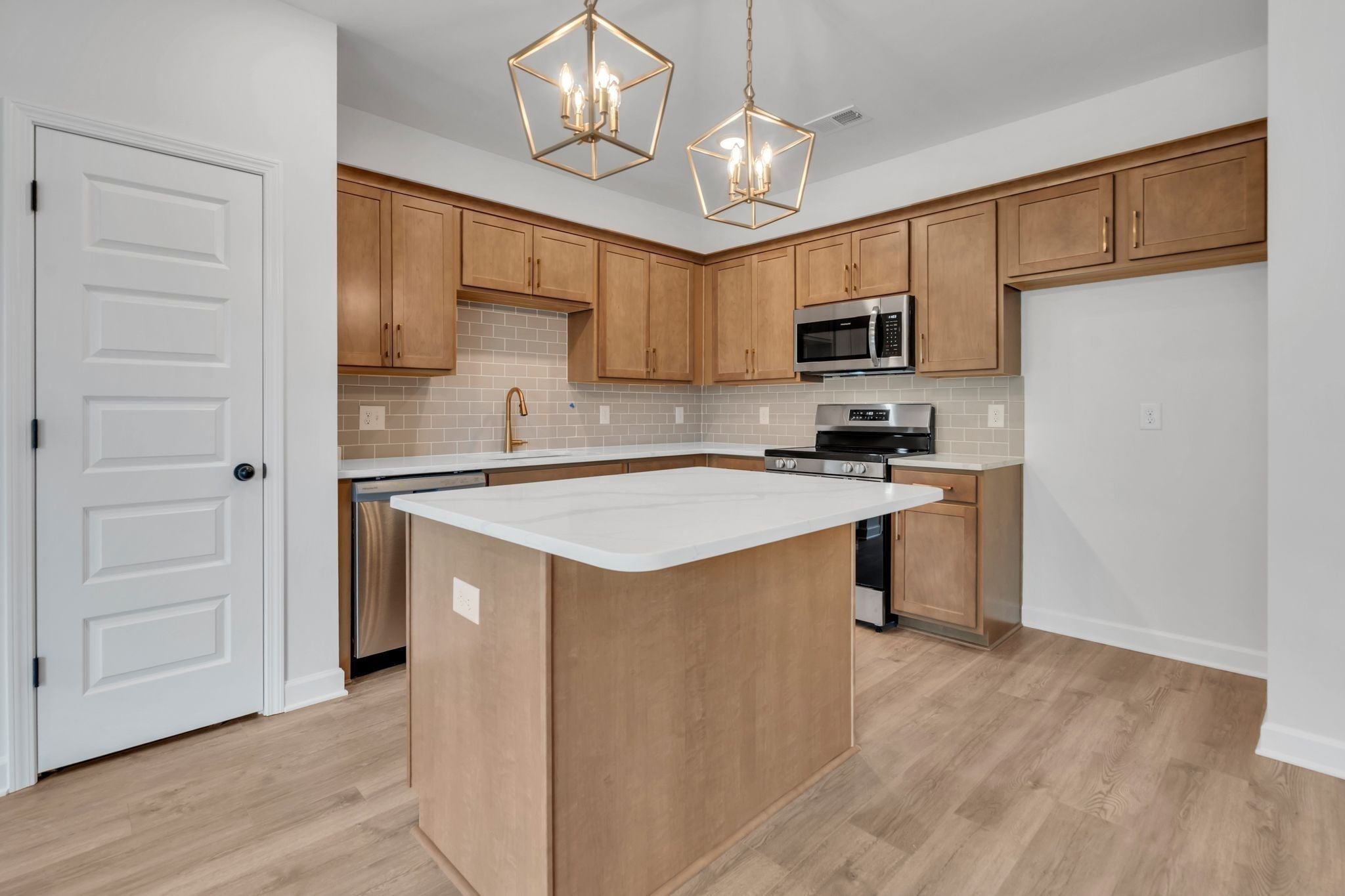 Photo of Listing #3132752