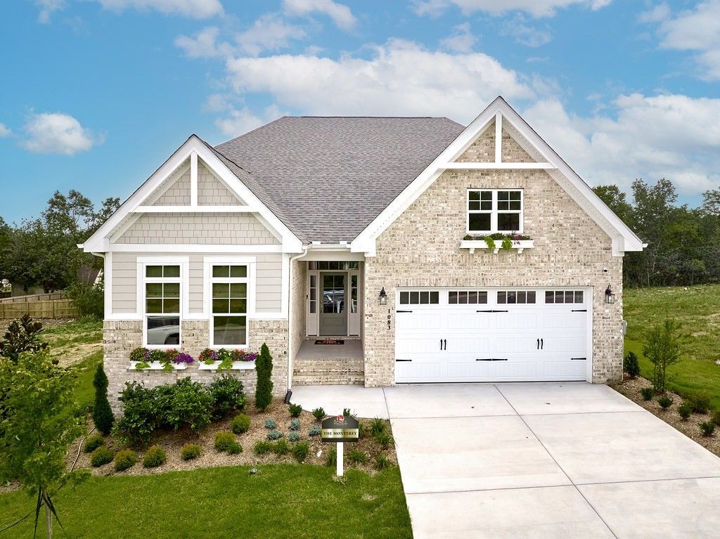 1421 Arbor Park Ln, Hendersonville
