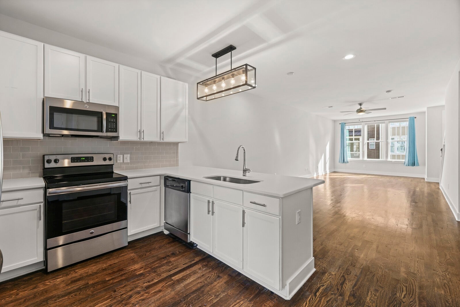 Photo for MLS 3133333 in 207 Porter Village Cir Nashville, TN - 37206