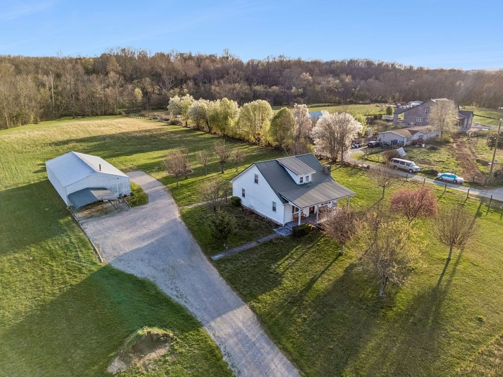 8435 Taliaferro Rd, Eagleville
