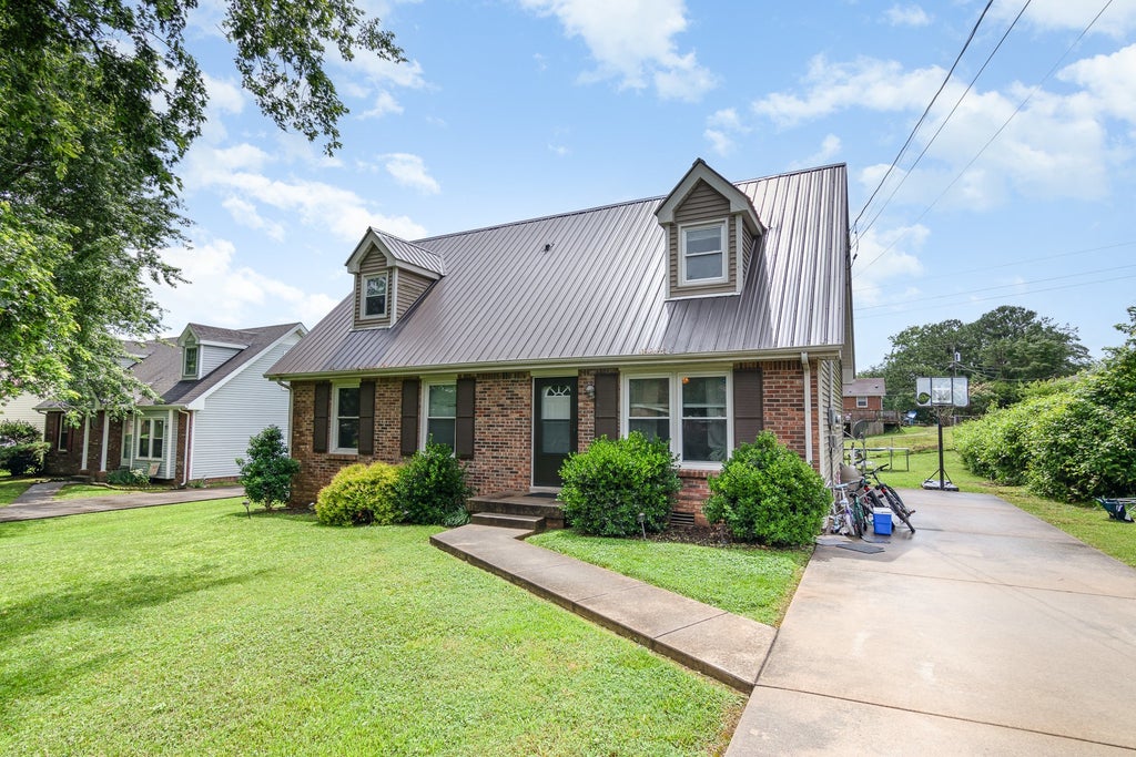 408 Helton Dr, Clarksville