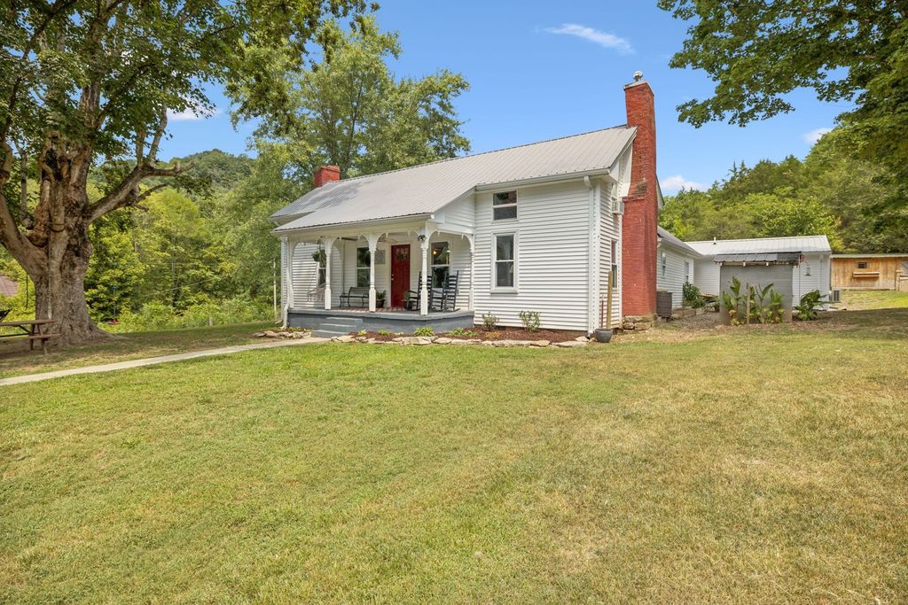 860 Golden Hollow Rd, Dixon Springs