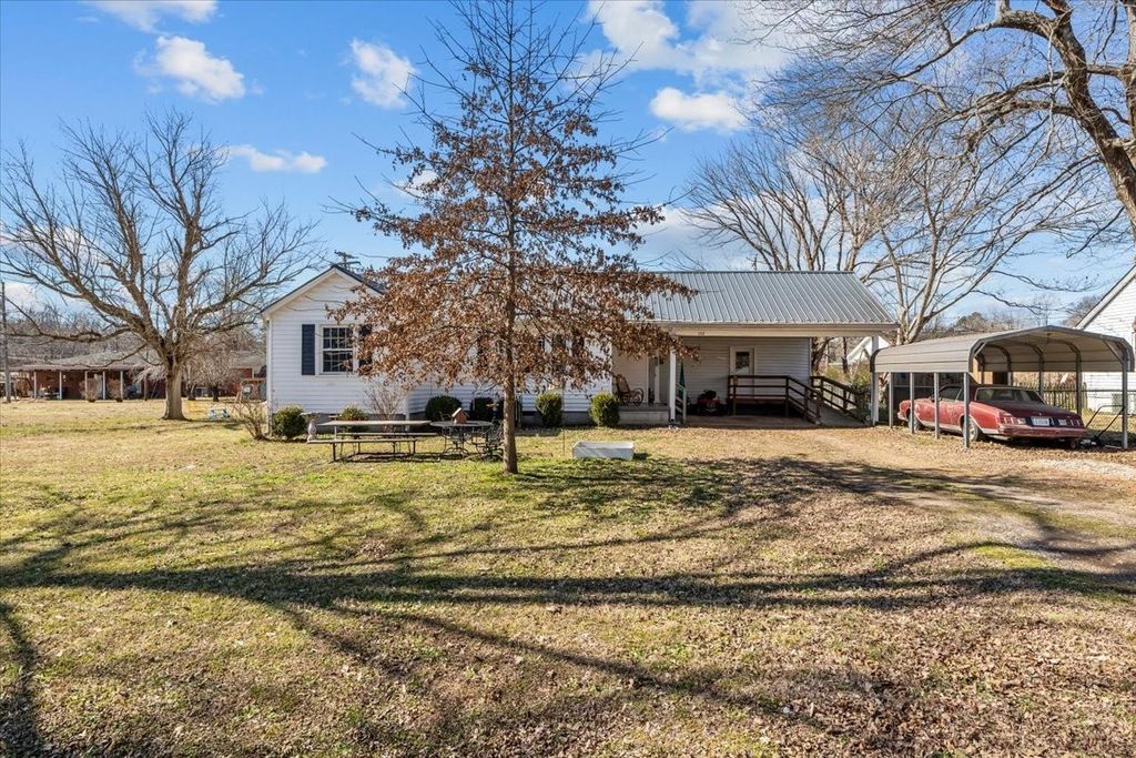 102 Sutton Ave, Waverly