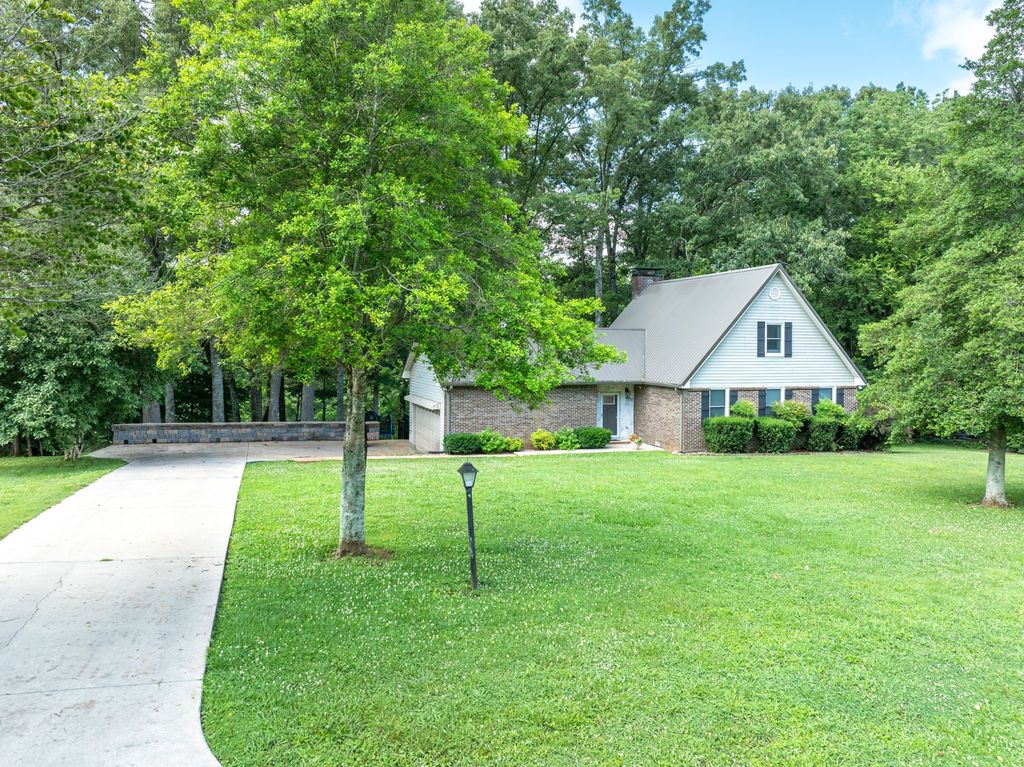 270 Wood Bluff Rd, Winchester