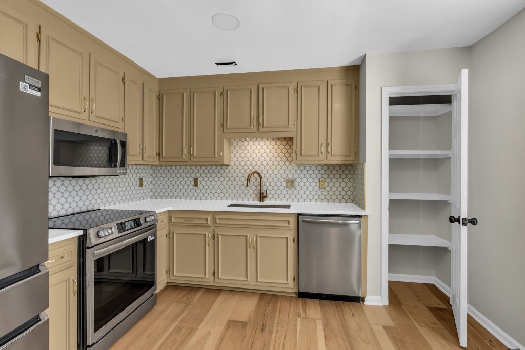 1011 E Northfield Blvd E, Murfreesboro