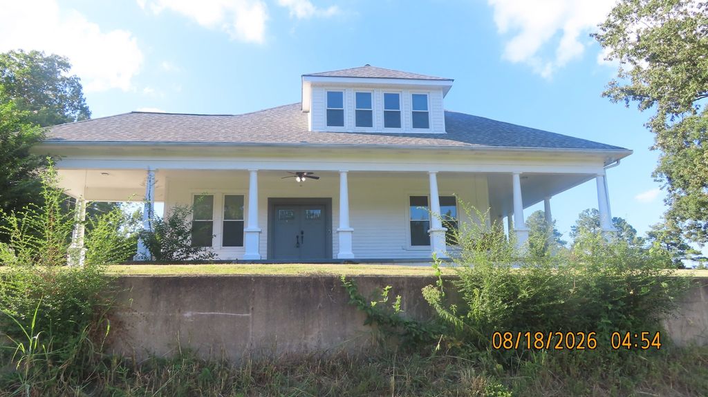 200 E College St, Saulsbury