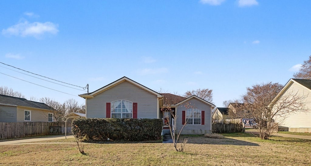 103 Lake Forest Dr, La Vergne