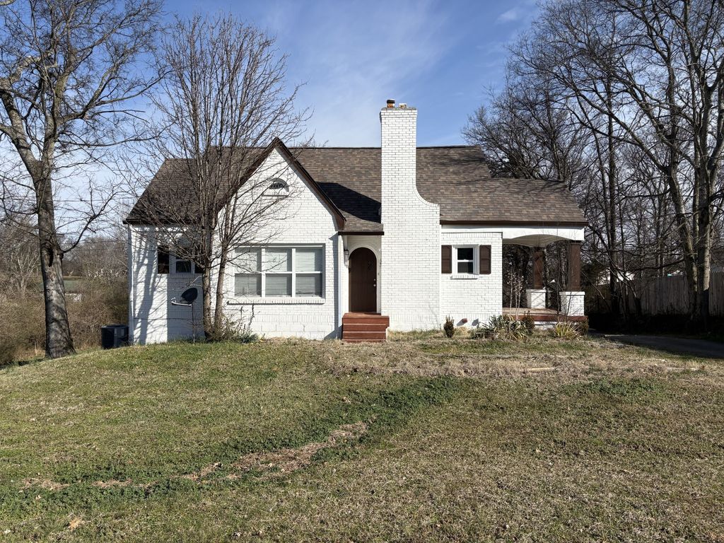 1236 W Commerce St, Lewisburg