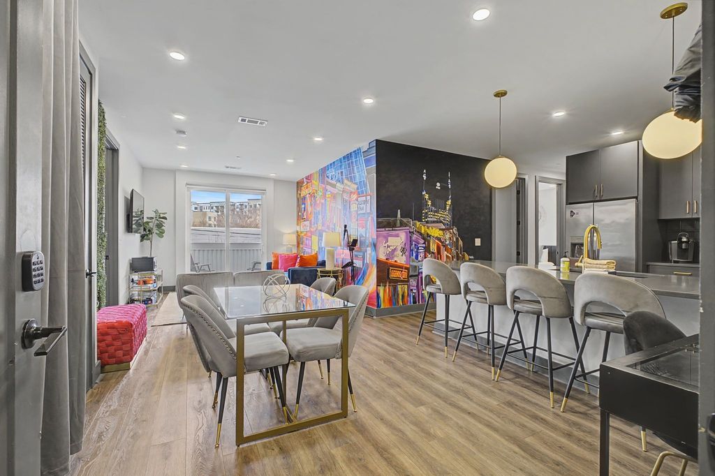 65 Lindsley Ave 204, Nashville