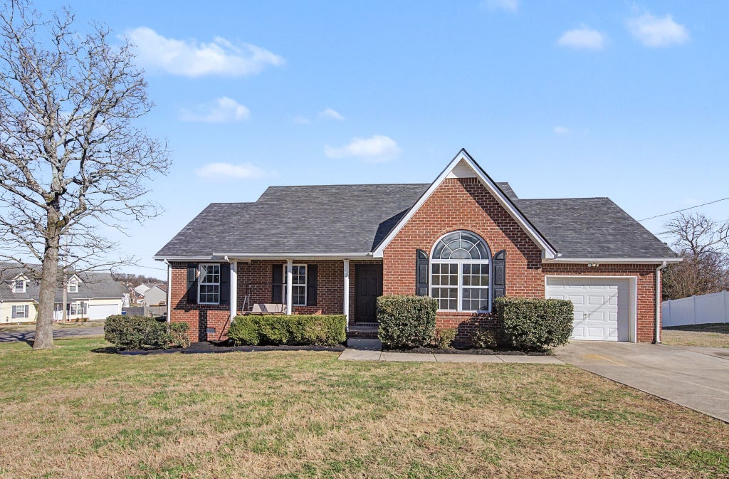 411 Wooded Valley Ct, La Vergne