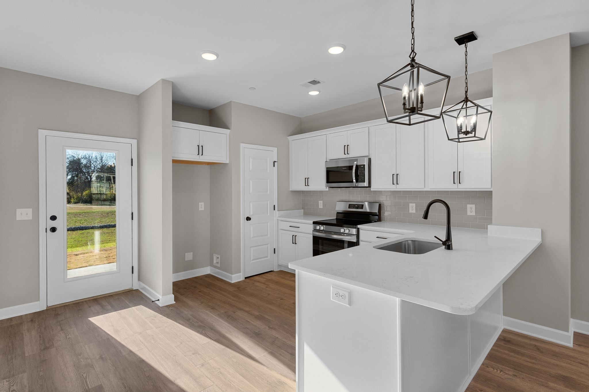 Photo of Listing #3135300