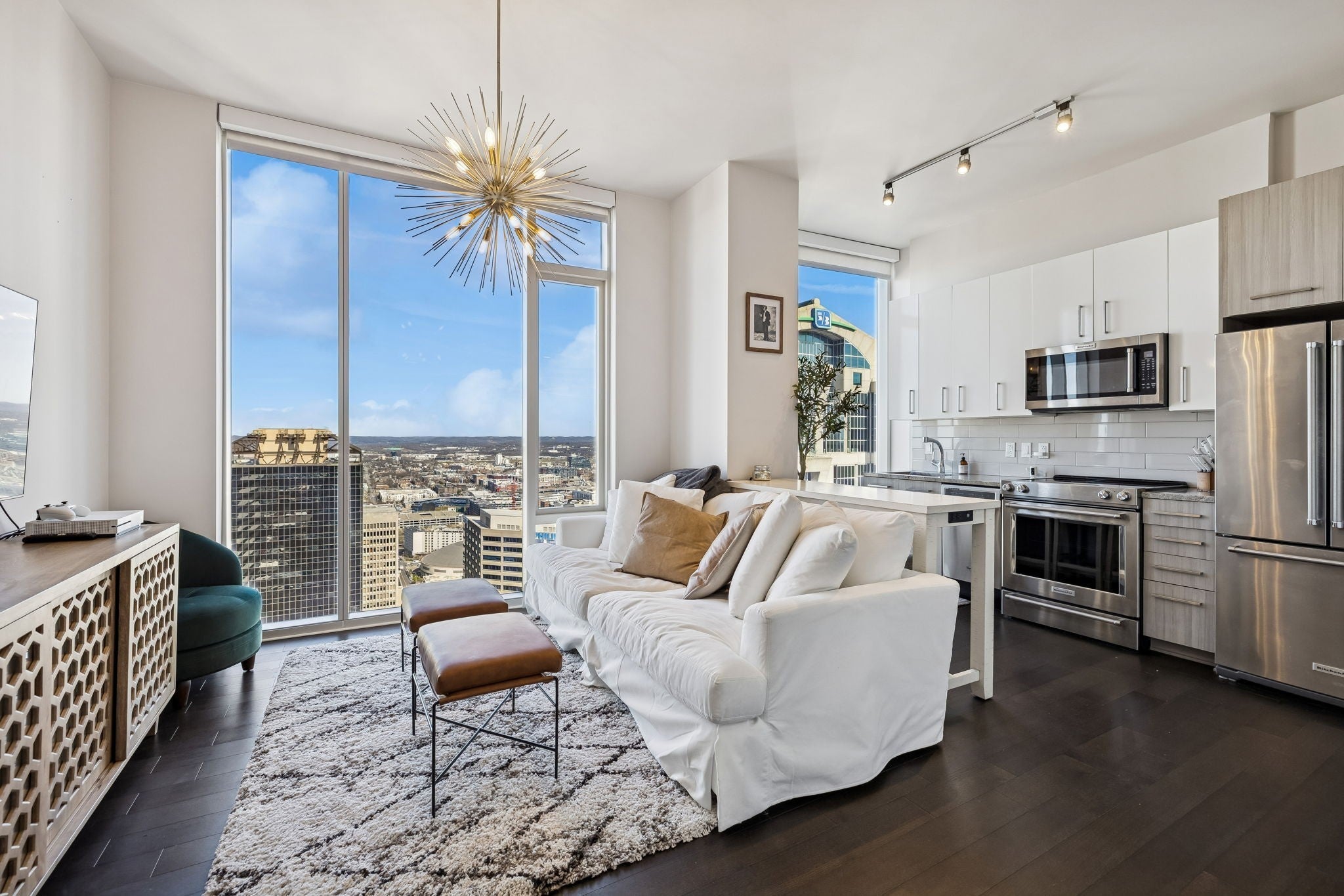 Photo for MLS 3135351 in 515 Church St 3302 Nashville, TN - 37219