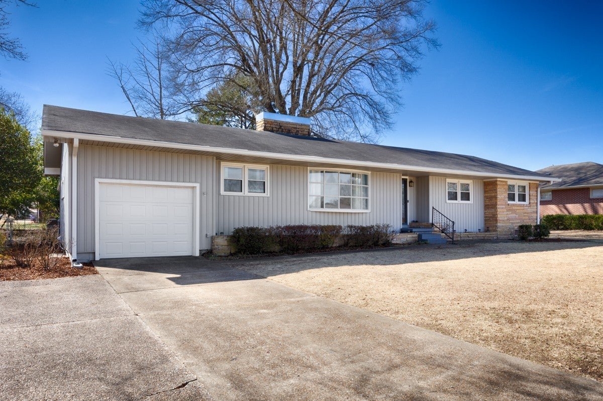 Photo of Listing #3135492