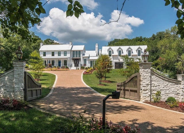 1747 Old Natchez Trce, Franklin