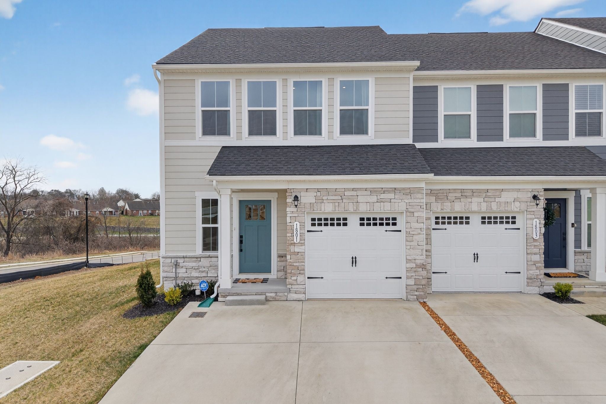 Photo of Listing #3135704