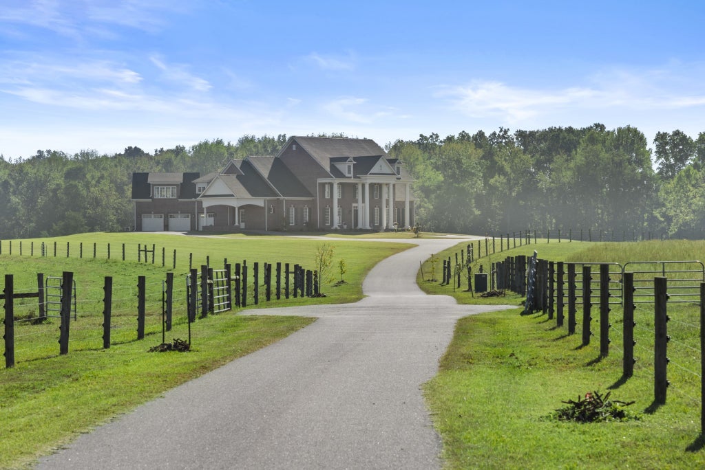 555 Williams Rd, Clarksville