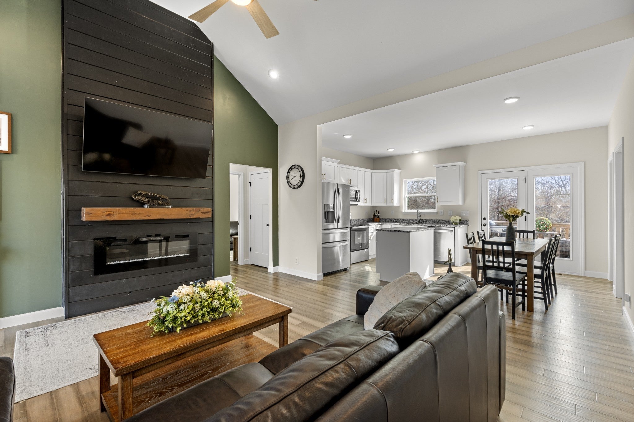 Photo of Listing #3135861