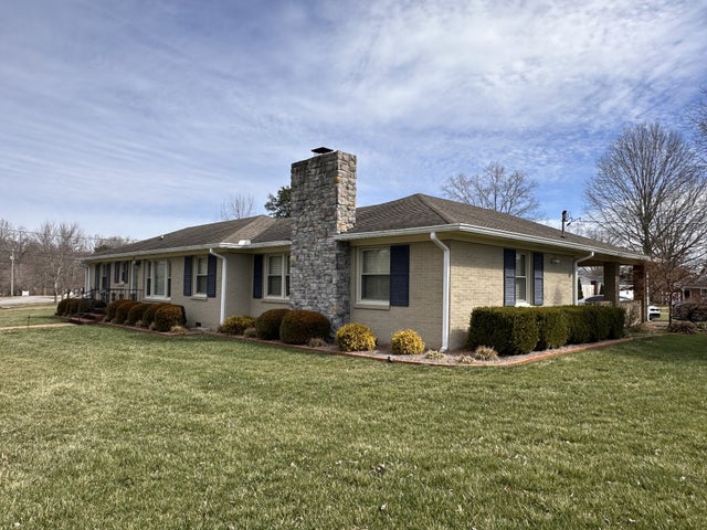 100 River Dr, McMinnville