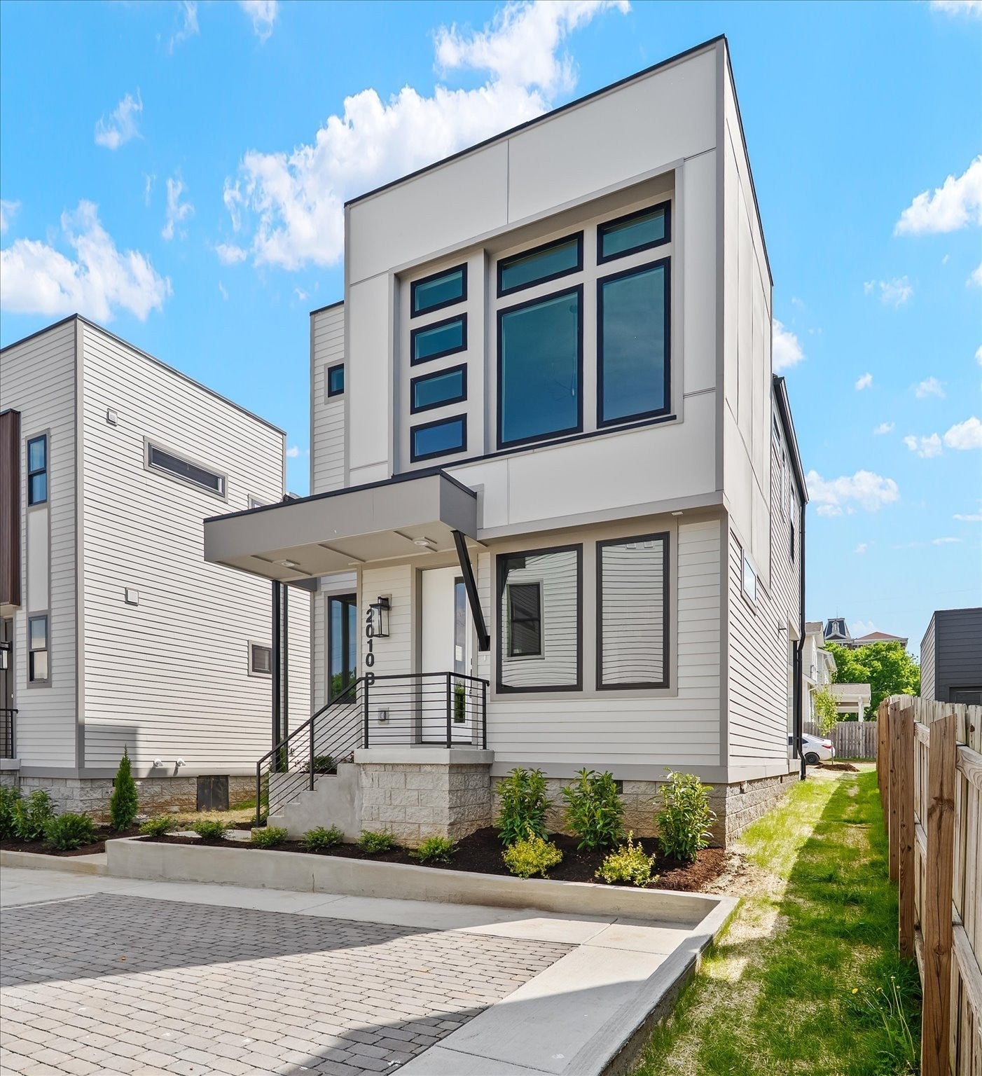 Photo of Listing #3136334