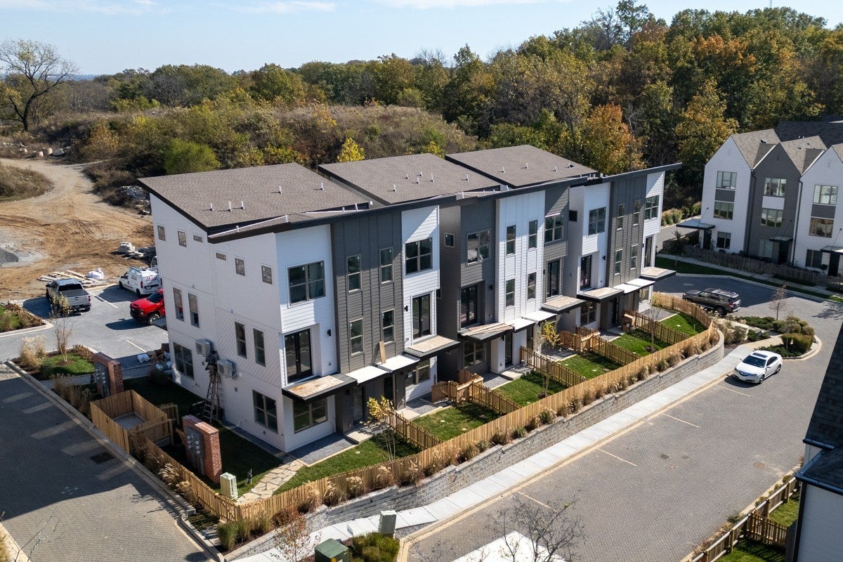 Photo of Listing #3136420