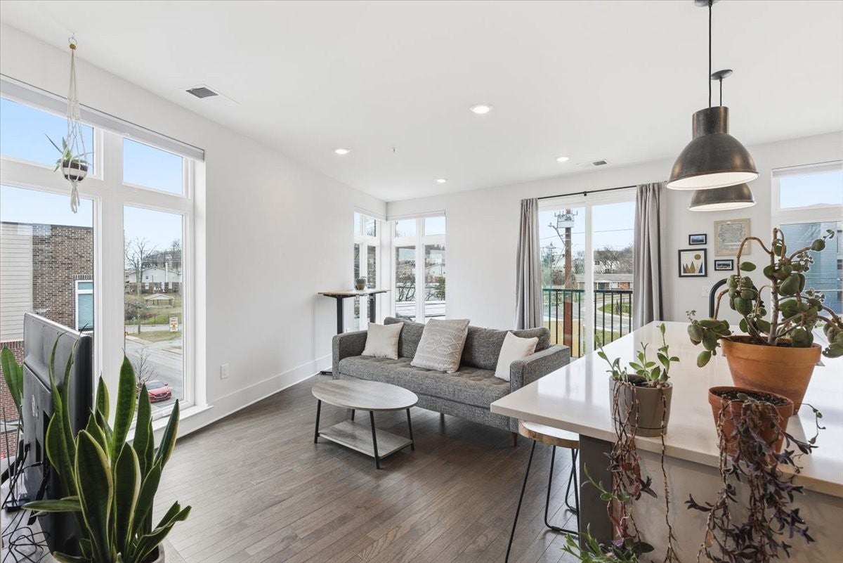 Photo of Listing #3136537