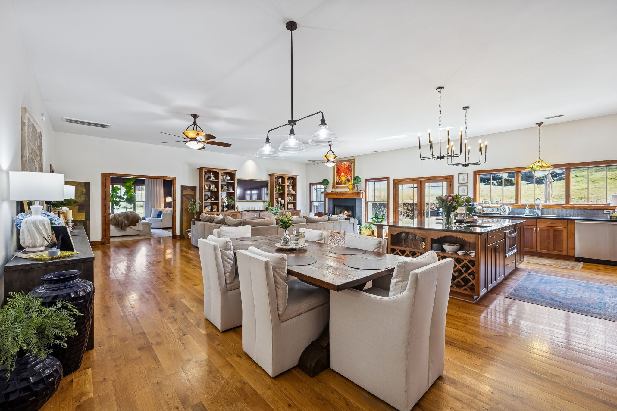 Photo of Listing #3136637