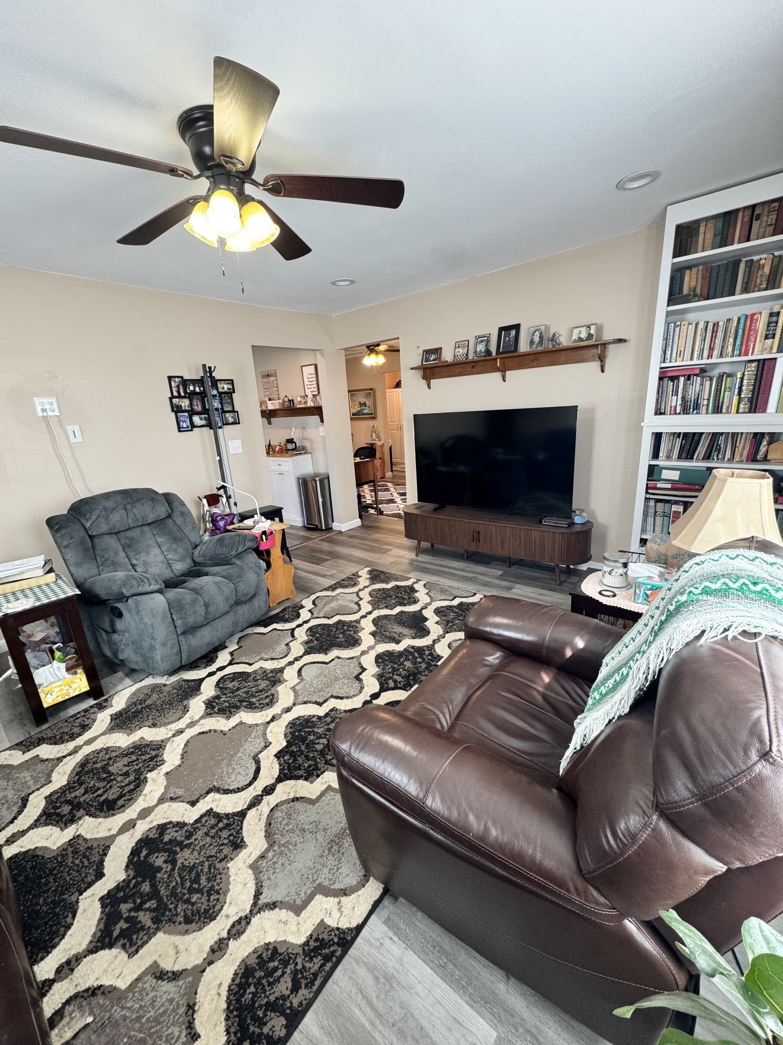 Photo of Listing #3136659