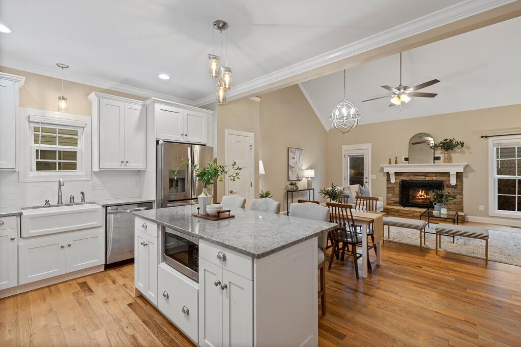 Photo of Listing #3136763