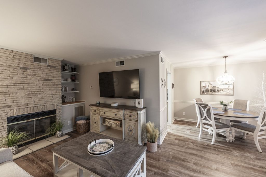 205 Churchill Xing, Madison