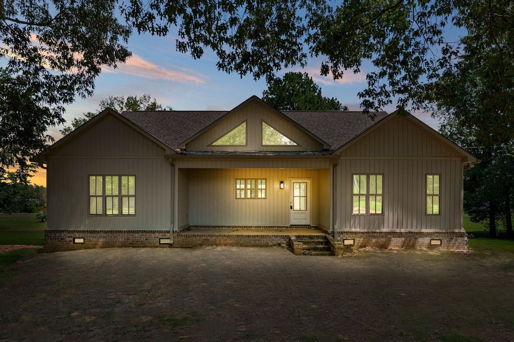 324 Fisherdale Dr, Decaturville