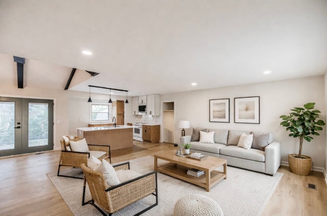 318 Donna Dr, Hendersonville