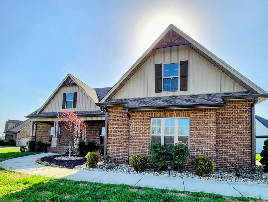 639 Blue Water Dr, Cookeville