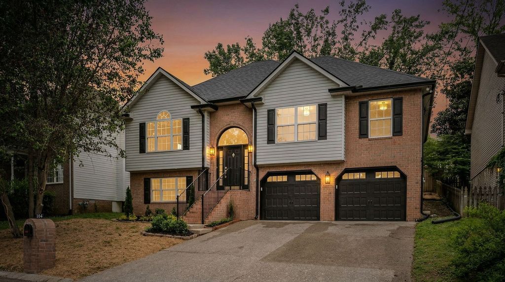104 Edgewater Pl, Hendersonville