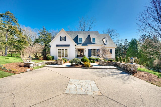 110 Balleroy Dr, Brentwood