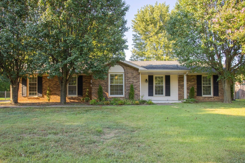 113 Woodyside Dr, Hendersonville