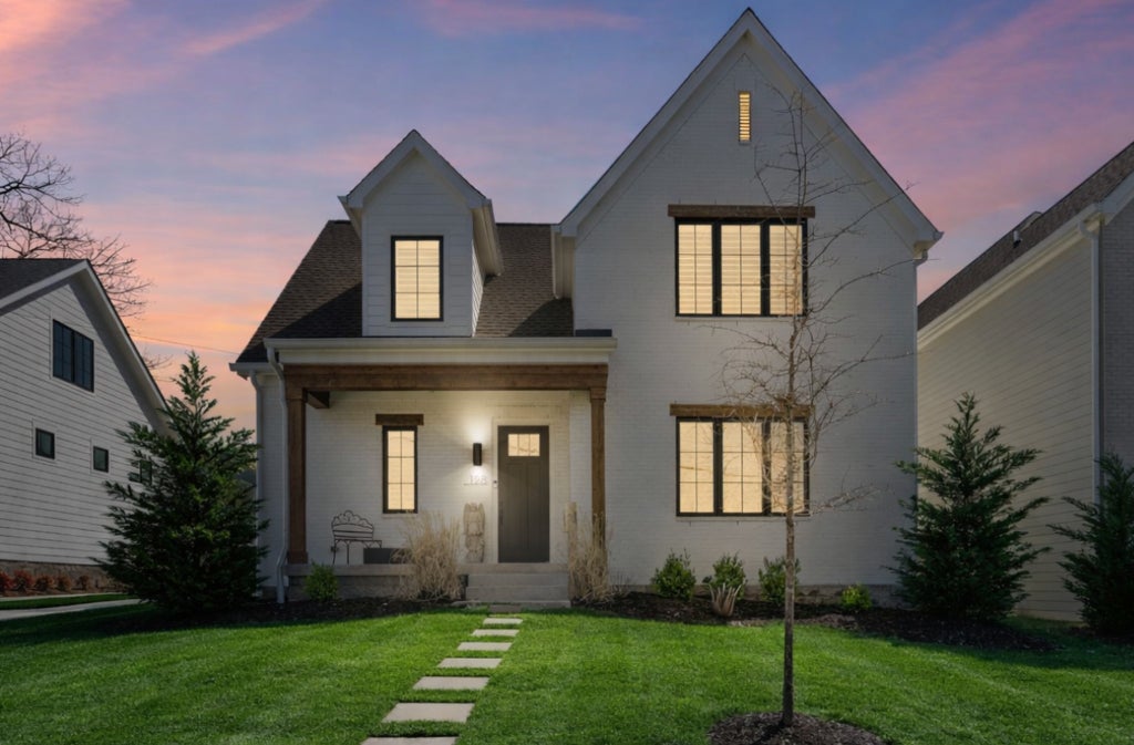 128 37th Ave N, Nashville