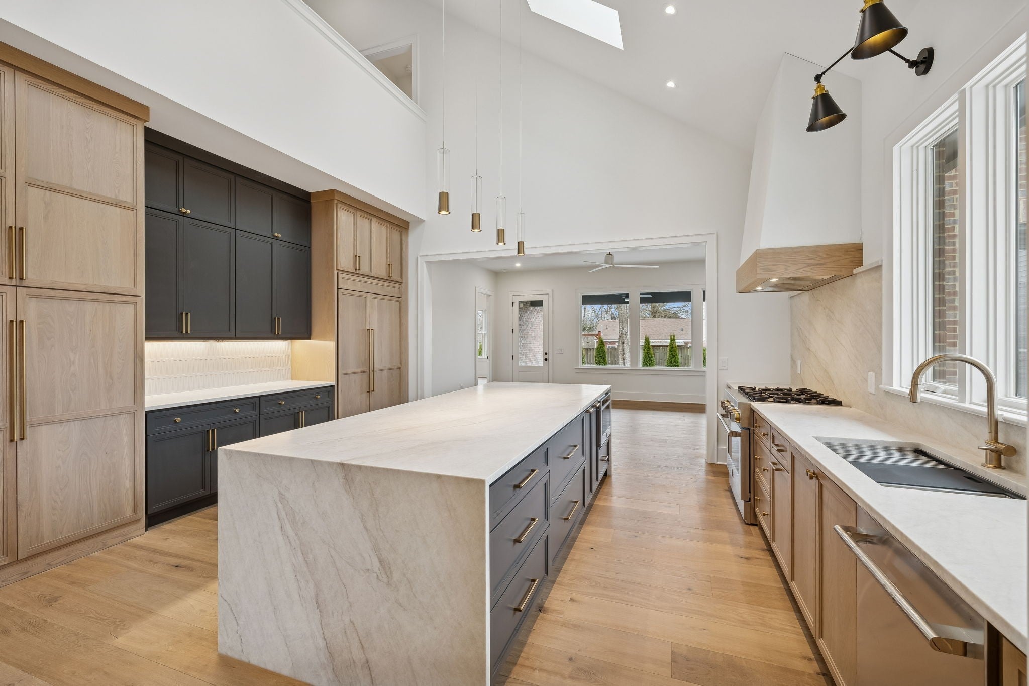 Photo of Listing #3139157