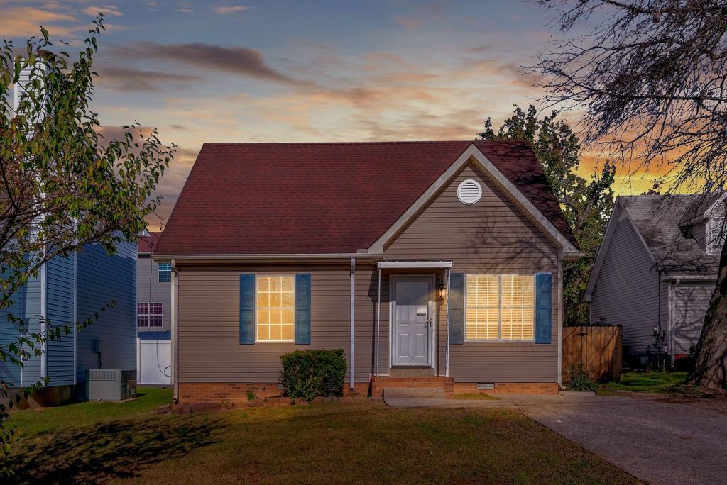 507 Robbie Ann Ct, Madison