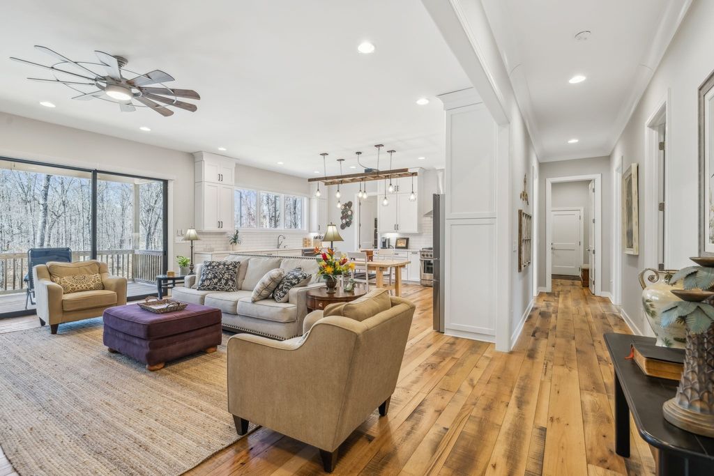 6033 Vesper Way, Franklin