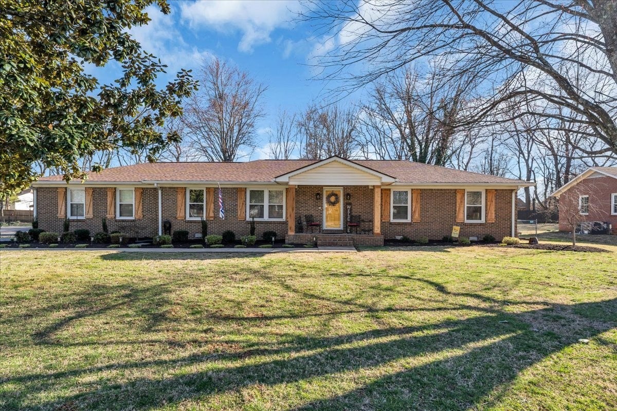 Photo for MLS 3139699 in 2305 Braxton Bragg Dr Murfreesboro, TN - 37129