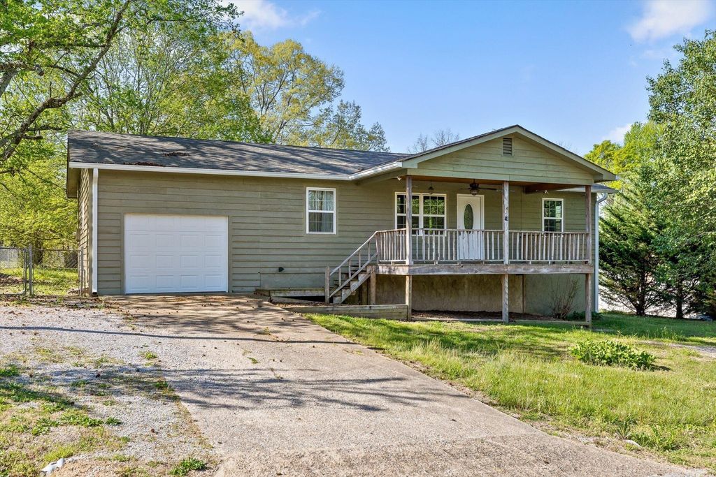 70 Pinoak Road, Trenton