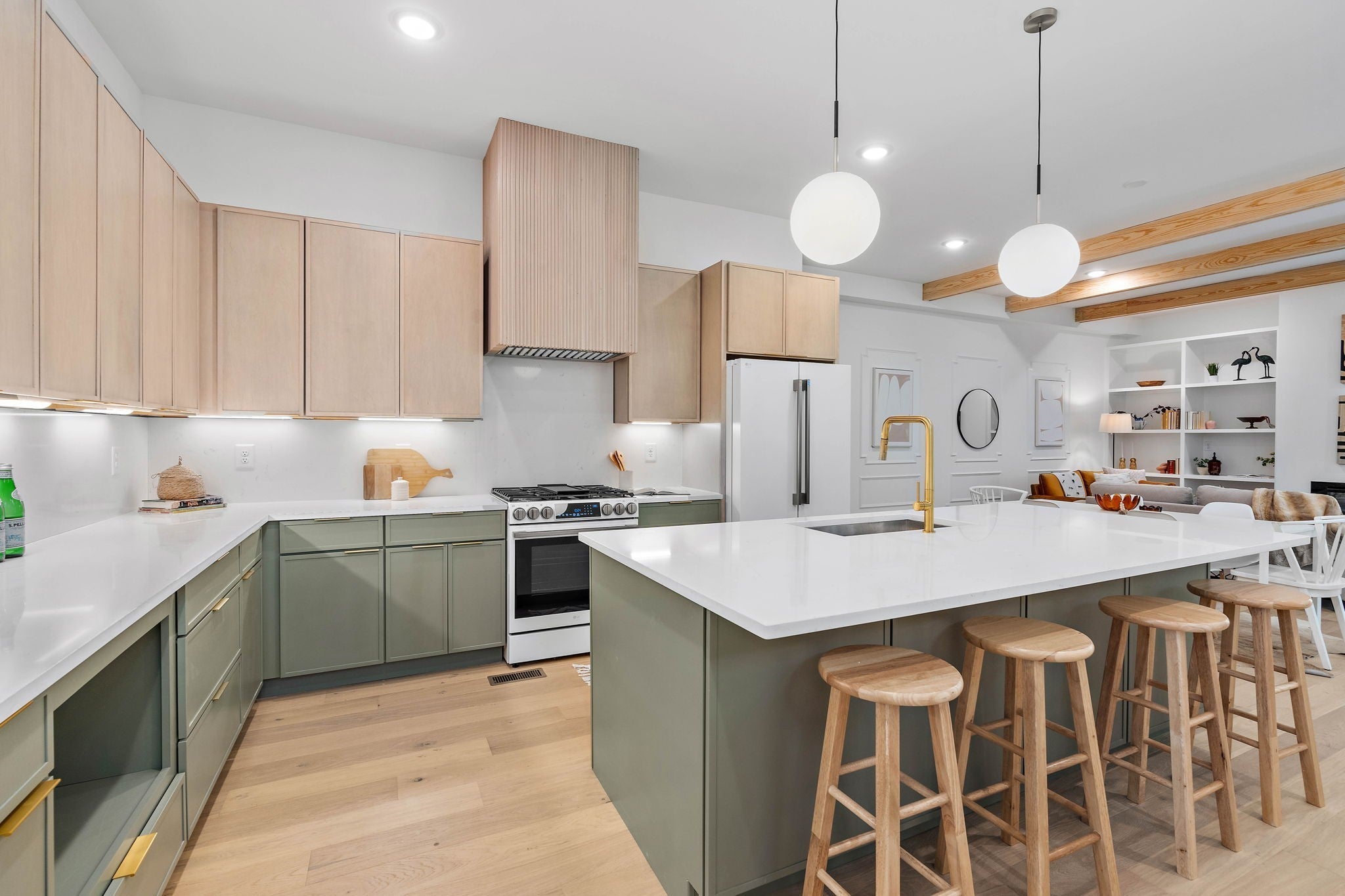 Photo of Listing #3143554