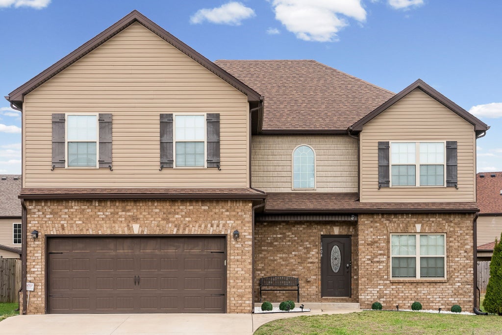 1404 Kingbird Dr, Clarksville