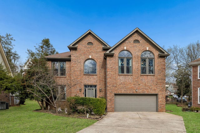 2213 S Ashford Ct, Nashville