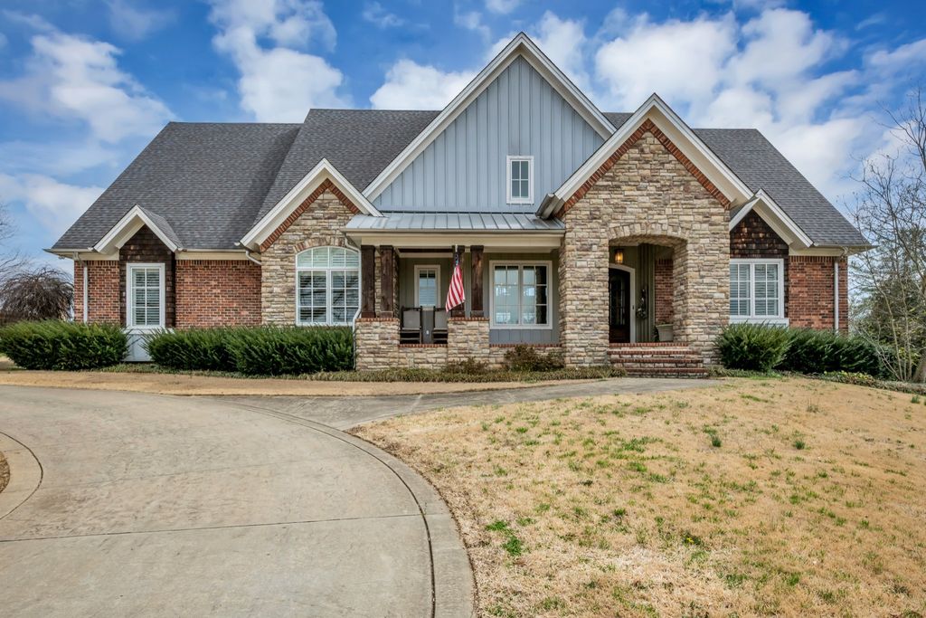 2080 Nashville Hwy, Columbia