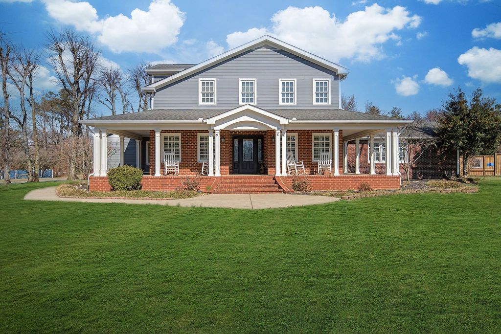 5032 Twin Lakes Dr, Old Hickory