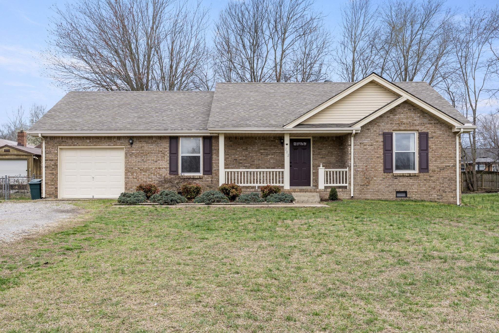Photo for MLS 3145874 in 202 Millstone Cir Clarksville, TN - 37042